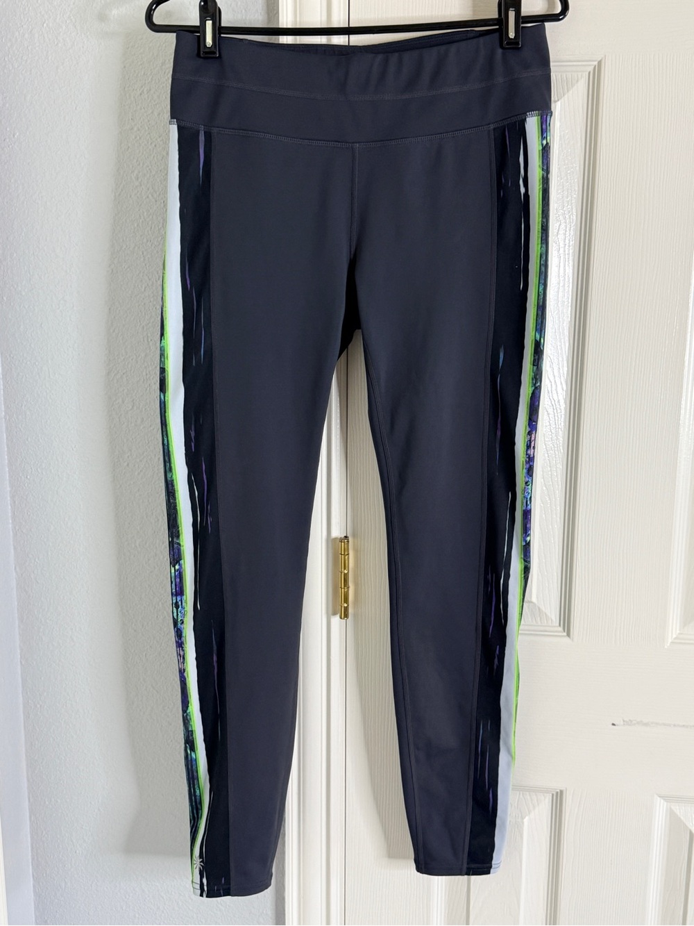 Athleta Swipe Sonar Tight Compression Running Leggings Gray M